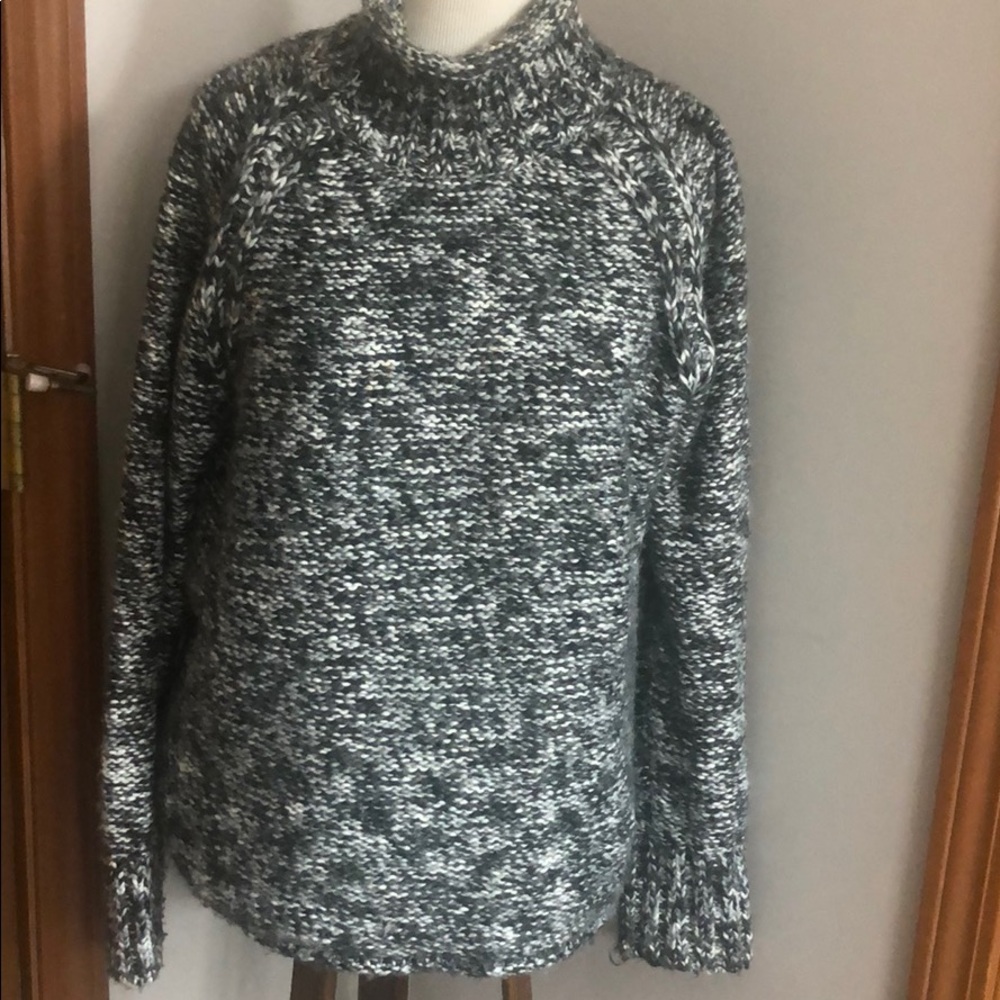 Columbia black, white and grey marled knit sweater
#17